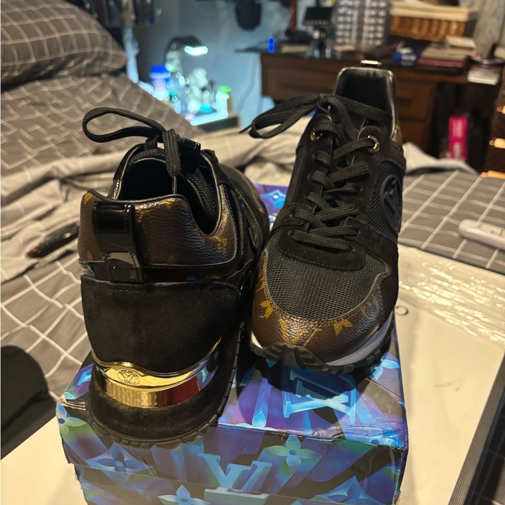 Black Holographic Accent Athletic Sneakers